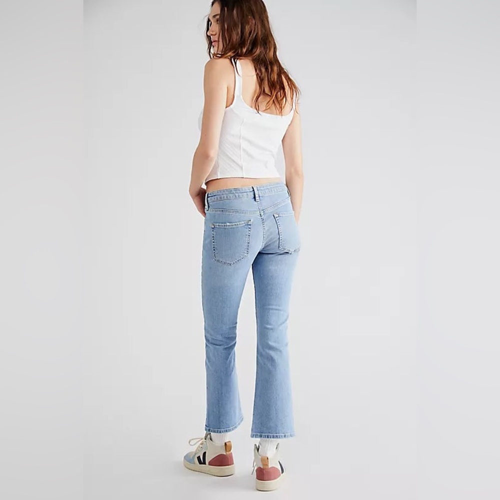 🆕FREE PEOPLE Liv Crop Flare Leg Mid Rise Jeans-Sizes 26, 27, 29, 30 - Picture 8 of 14